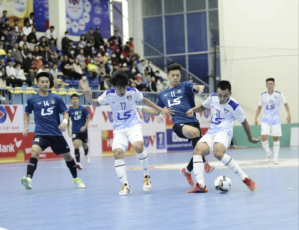 Thái Sơn Nam bị Thái Sơn Bắc cầm hoà. ẢNH: ANH TRẦN