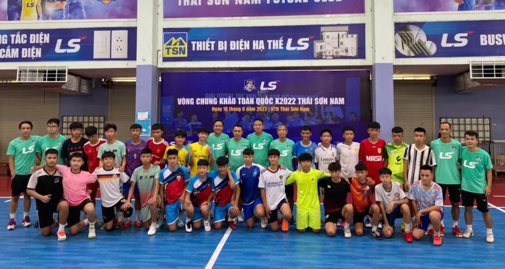 28 thí sinh trúng tuyển vào đội trẻ futsal Thái Sơn Nam. ẢNH: HỮU THÀNH