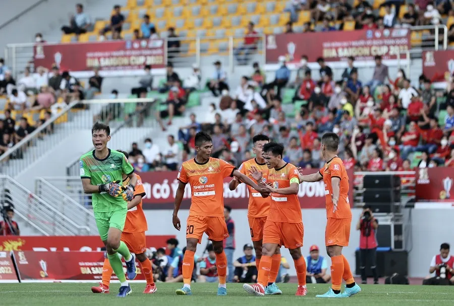 Dàn tuyển thủ Việt Nam đi ‘xem giò’ sới phủi Sài thành ảnh 8