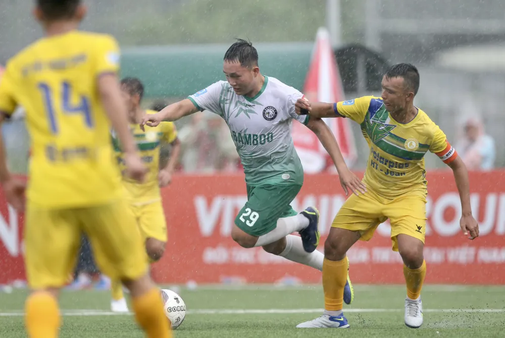 Bamboo bị Hạt điều Thương Thương chia điểm. ẢNH: DŨNG PHƯƠNG