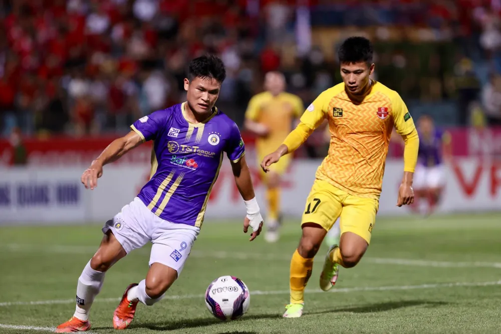 Hà Nội FC đánh bại Hải Phòng trong ngày Văn Hậu tái xuất ảnh 1
