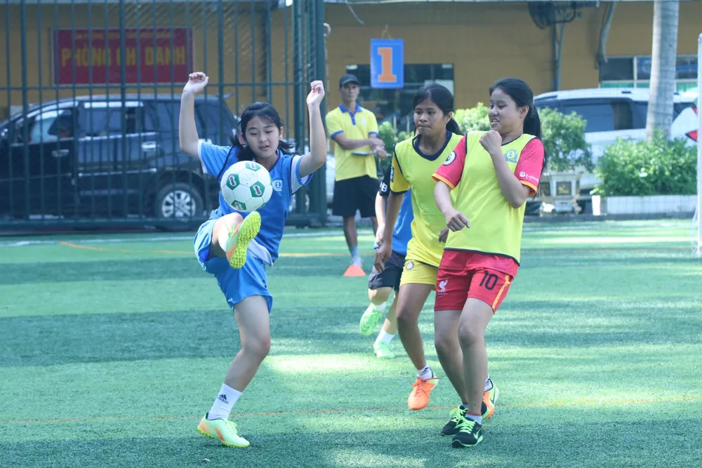 Dàn tuyển thủ ‘tiếp lửa’ ngày hội tuyển sinh bóng đá nữ TPHCM ảnh 2