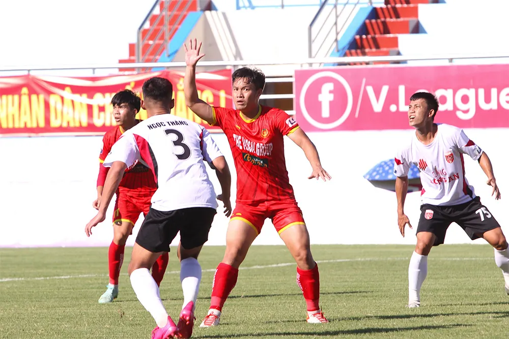 Vòng 9 Giải hạng Nhất - LS 2022: Các ứng viên thăng hạng đi xa ảnh 1