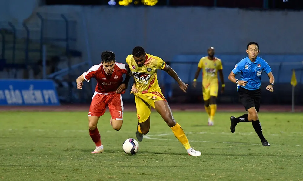 Viettel FC và khoảng trống phía sau Bùi Tiến Dũng ảnh 1