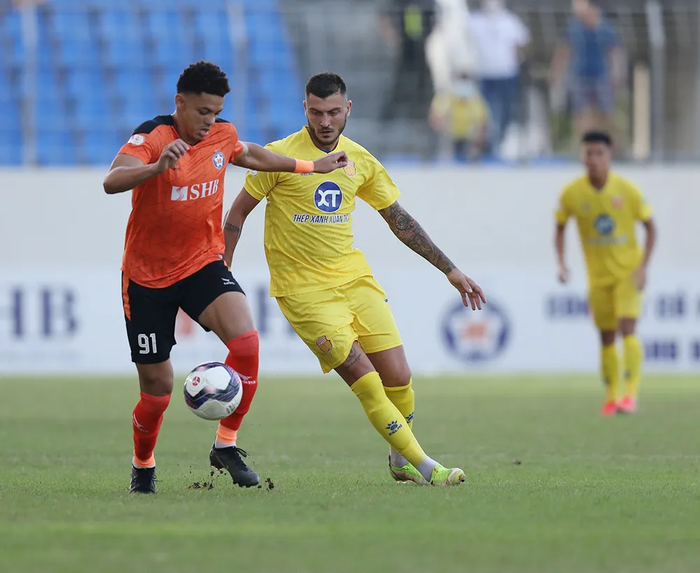 Chuyển nhượng giữa mùa V-League 2022: Nhộn nhịp ‘chợ’ ngoại binh ảnh 1