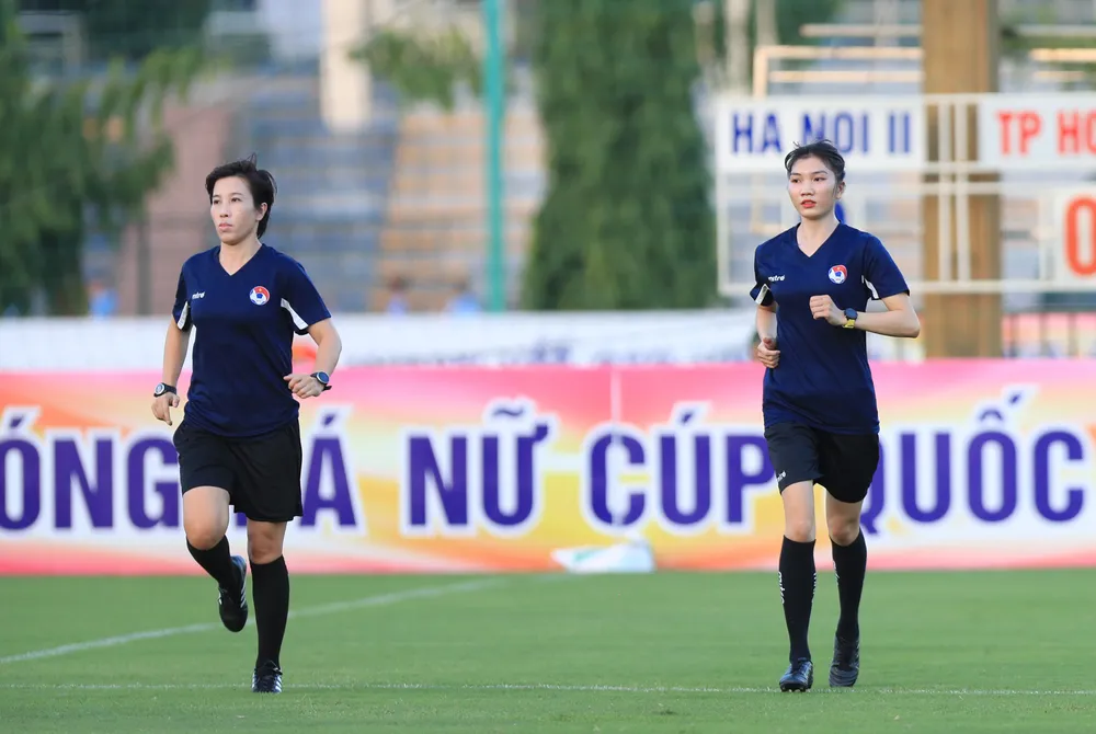 Kỷ lục gia điền kinh gây sốt ở Cúp bóng đá nữ quốc gia 2022 ảnh 2