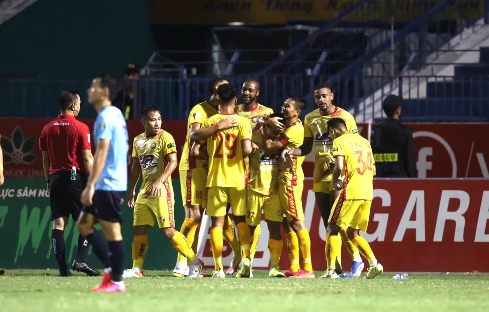 Niềm vui thắng trận của Thanh Hóa. ẢNH: MINH HOÀNG