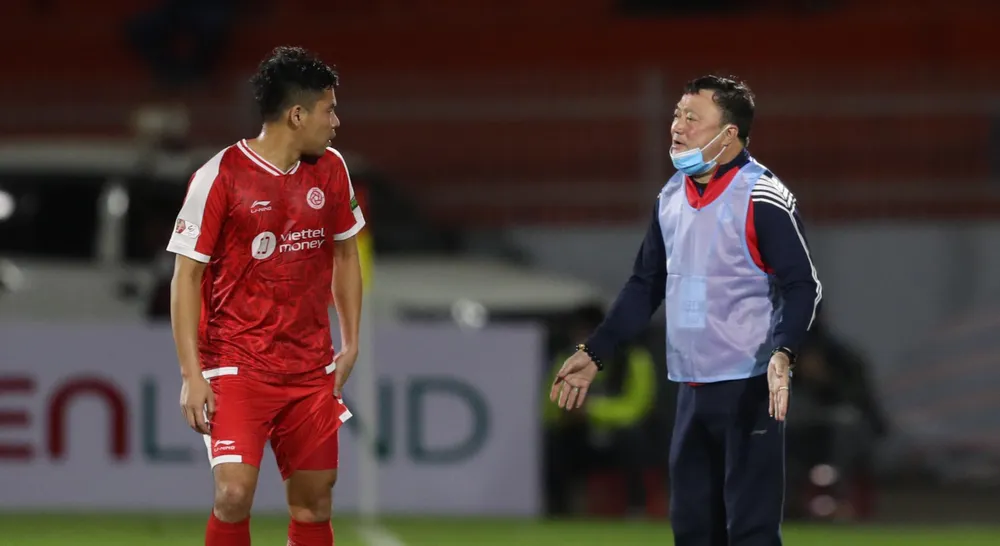 HLV Trương Việt Hoàng sẽ ngồi vào "ghế nóng" ở CLB TPHCM từ giai đoạn lượt về V-Leaue 2022. ẢNH: MINH HOÀNG