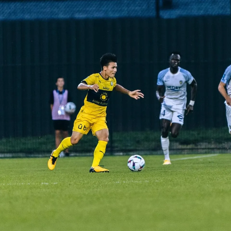 Quang Hải ngồi ngoài niềm vui của Pau FC ảnh 1