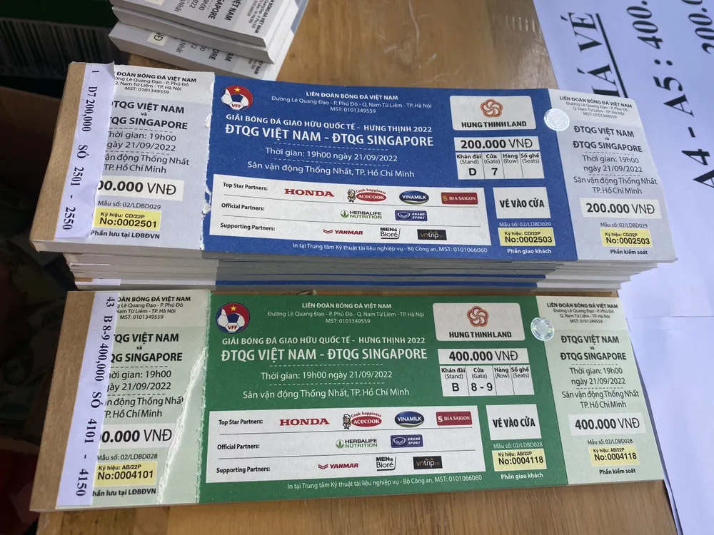Đìu hiu khán giả mua vé xem trận Việt Nam - Singapore ảnh 2