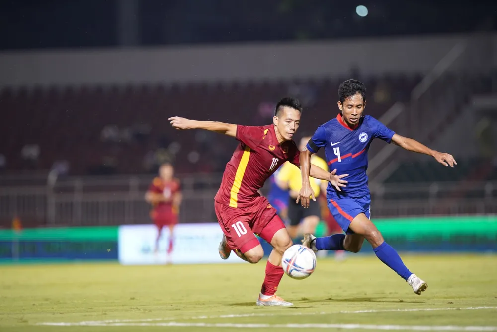 Đội tuyển Việt Nam dễ dàng đánh bại Singapore ảnh 1