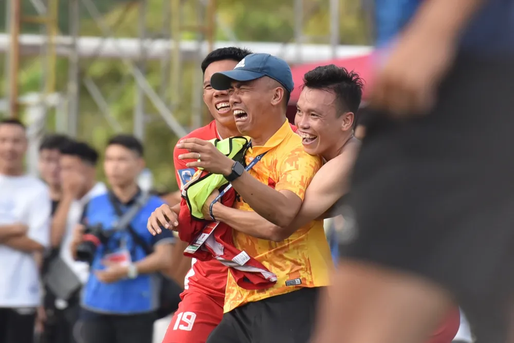 10.000 khán giả chứng kiến bóng đá TPHCM thắng lớn ở Giải 7 người toàn quốc ảnh 2