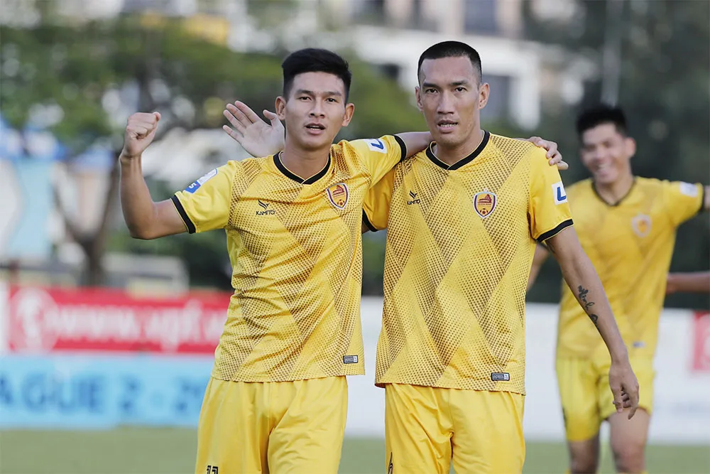 Cuộc đua tam mã giành vé thăng hạng V-League 2023 ảnh 1