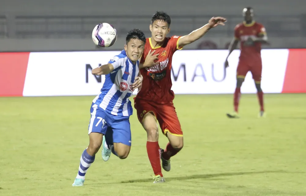 Giải hạng Nhất - LS Cup 2022: Quảng Nam gần bắt kịp CAND, Huế thua sân nhà sau 2 năm ảnh 1