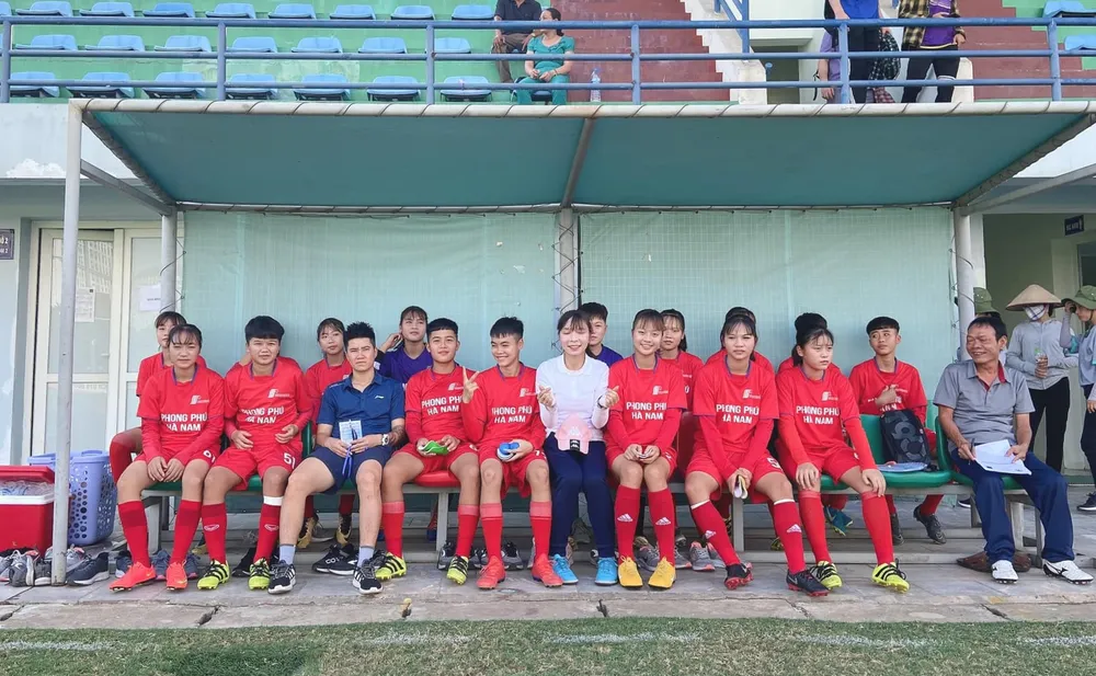 Bông hoa Hồng Nhung của bóng đá nữ ảnh 1