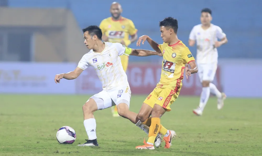 Hà Nội FC dự báo có chuyến làm khách đầy khó khăn trên sân của Thanh Hóa. ẢNH: MINH HOÀNG