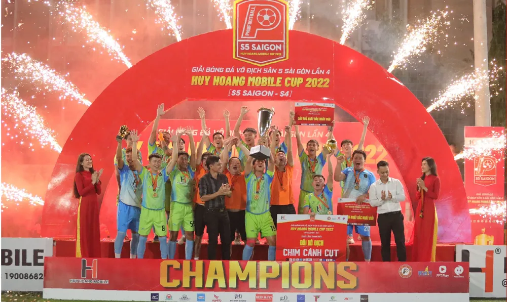 Chim Cánh Cụt vô địch S5 Saigon - S4. ẢNH: ĐÌNH THẢO