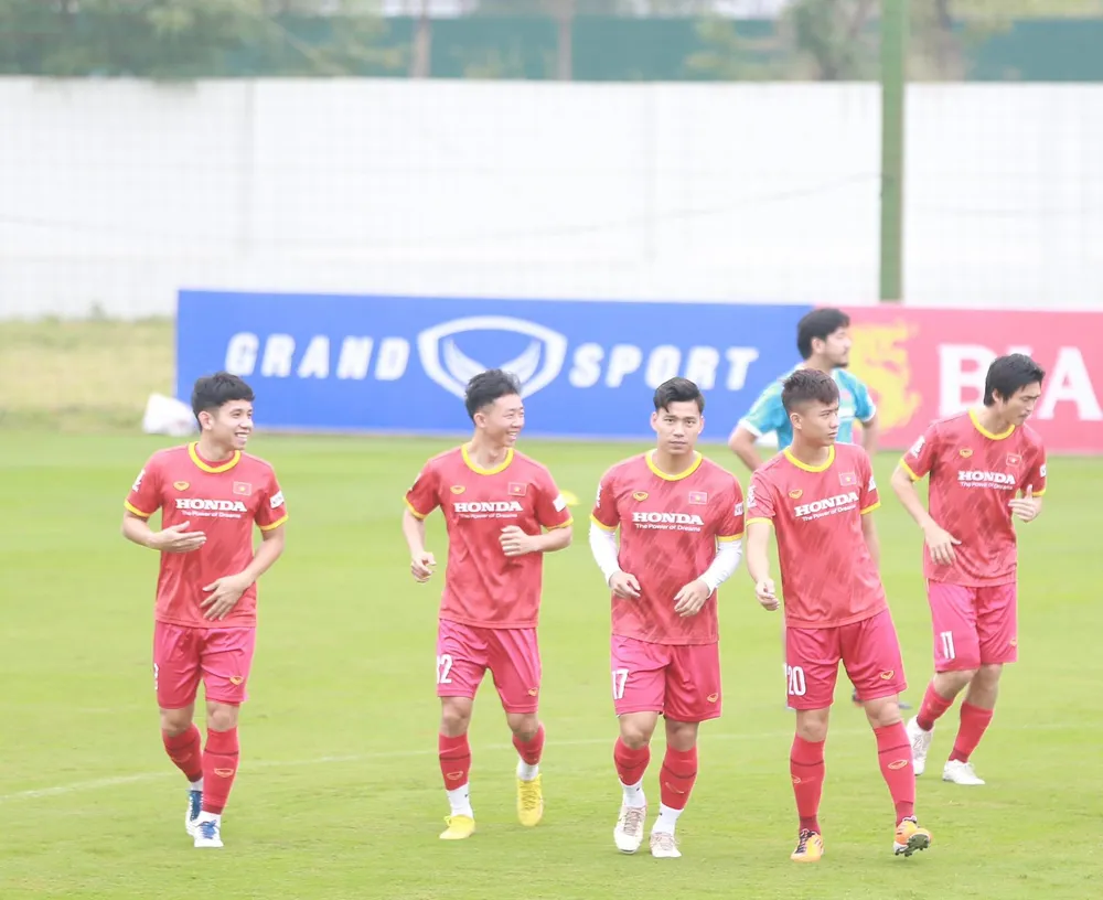 Châu Ngọc Quang: “Tuyển Việt Nam sẽ cống hiến lối đá đẹp khi đấu Dortmund” ảnh 1