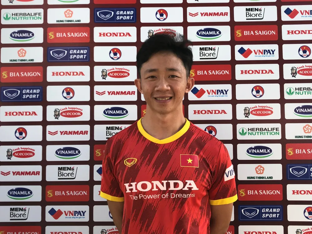 Châu Ngọc Quang hứa sẽ cùng đội tuyển Việt Nam thi đấu cống hiến khi đấu Dortmund. ẢNH: HƯƠNG NGUYỄN