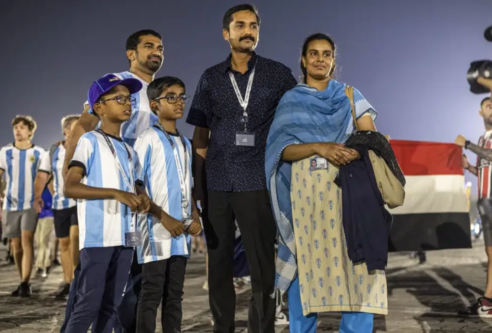 CĐV châu Á mất ngủ vì được gặp thần tượng Lionel Messi ảnh 2