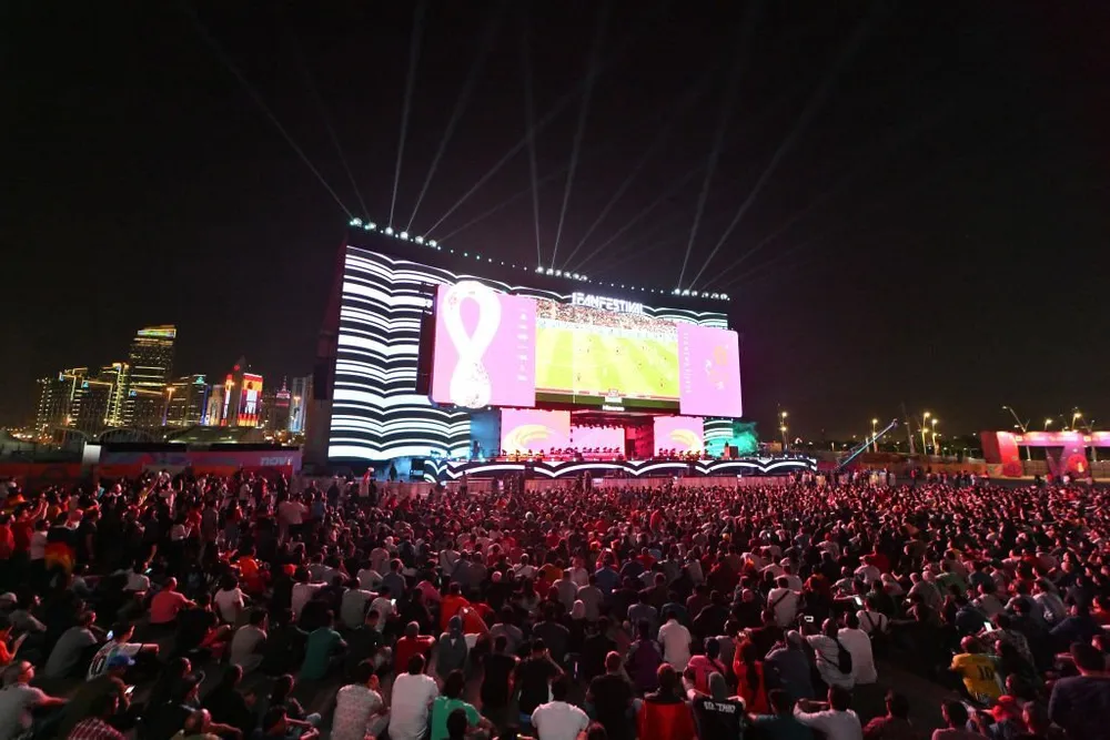 Qatar bỏ lỡ “cơ hội vàng”, khách đến xem World Cup ít hơn dự kiến ảnh 1