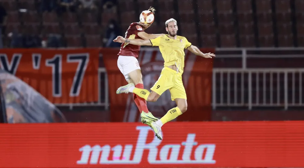 Ngoại binh Carlos của Hải Phòng dính chấn thương ở trận đấu với CLB TPHCM. ẢNH: DŨNG PHƯƠNG Ngoại binh Carlos của Hải Phòng dính chấn thương ở trận đấu với CLB TPHCM. ẢNH: DŨNG PHƯƠNG