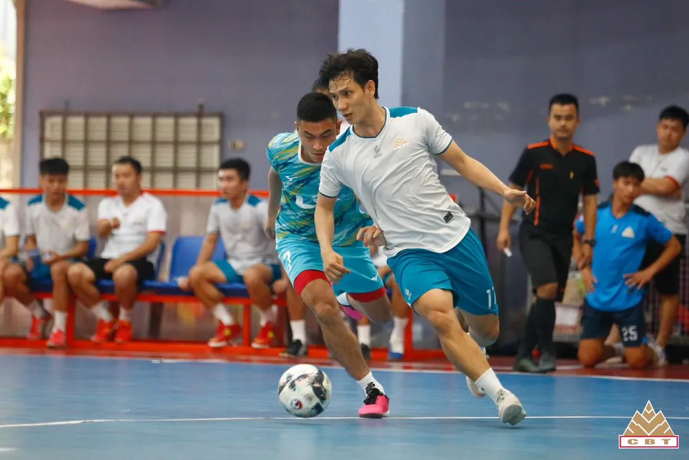 Tuyển thủ Lê Quốc Nam khoác áo đội futsal trẻ Cao Bằng ở mùa giải 2023.