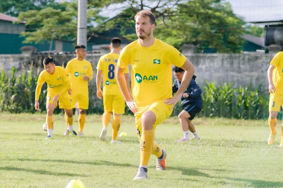 Thanh Hóa đền bù 4 tỷ cho ngoại binh Igor Jelic chưa thi đấu phút nào. 