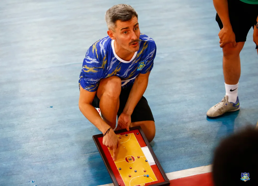 Trợ lý đội tuyển futsal Việt Nam Gulizia dẫn dắt Thái Sơn Nam TPHCM ở mùa giải 2023.