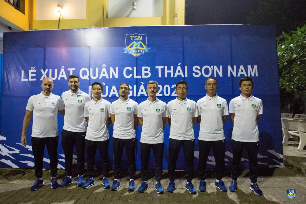 Ban huấn luyện của Thái Sơn Nam