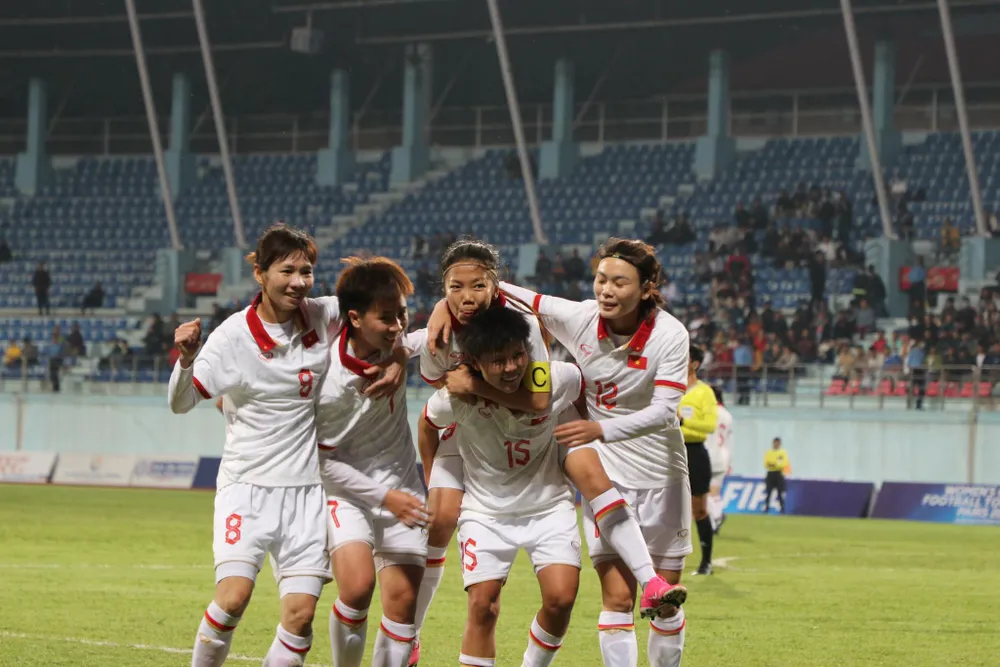 Đội tuyển nữ Việt Nam có chiến thắng đậm trước chủ nhà Nepal. 