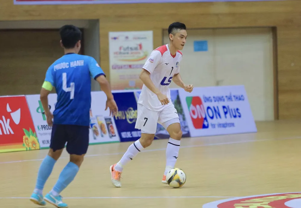 Anh Duy đóng góp 1 bàn thắng cho Thái Sơn Nam TPHCM. Anh Duy đóng góp 1 bàn thắng cho Thái Sơn Nam TPHCM.