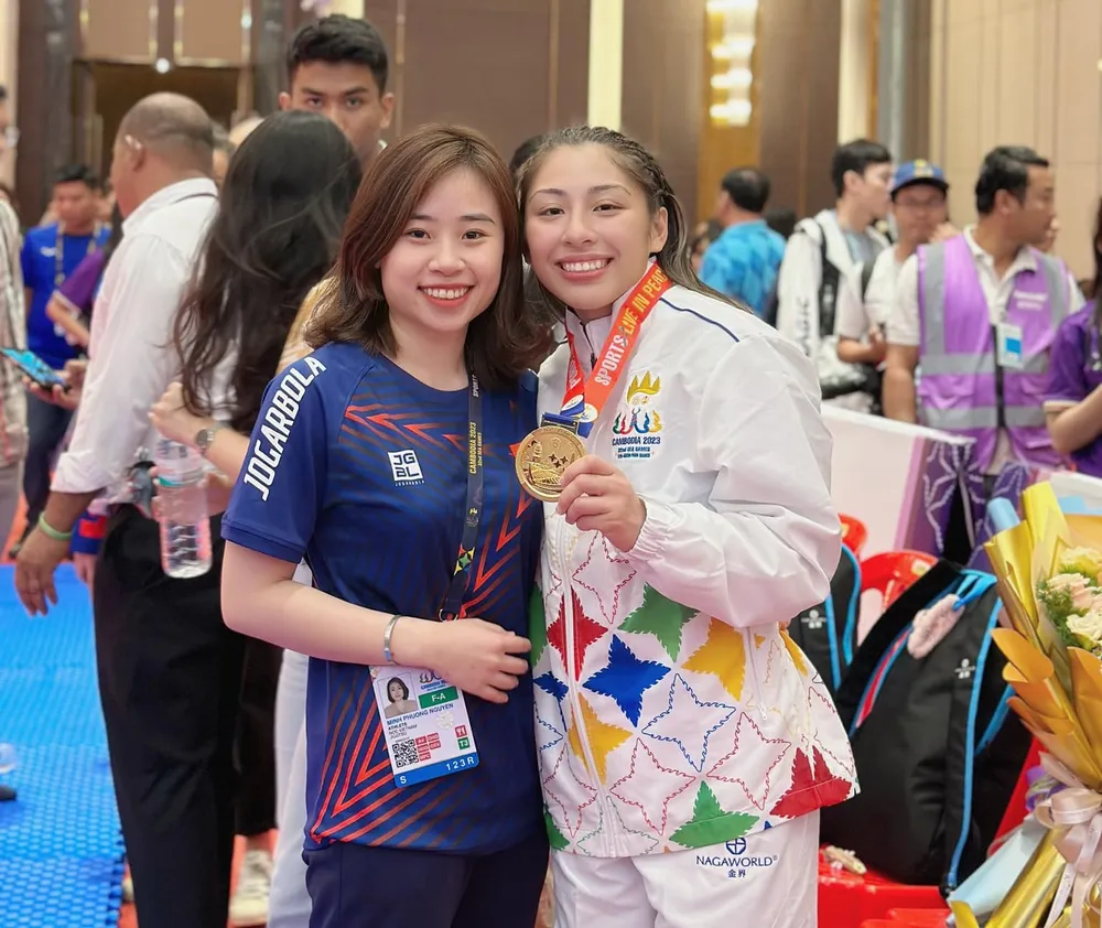 Nguyễn Minh Phương cùng nữ võ sĩ Jessa Khan nổi tiếng của Campuchia