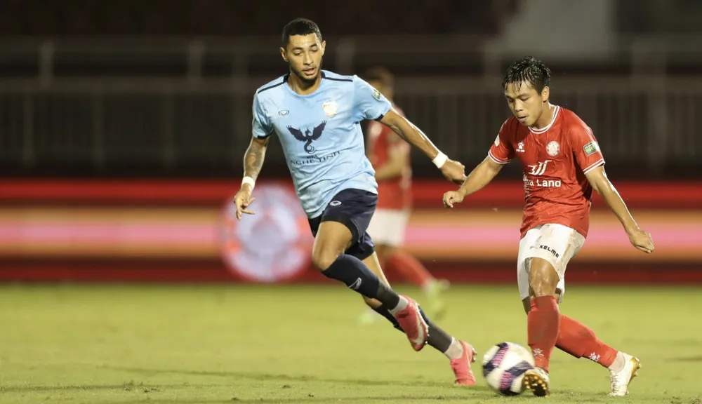 CLB TPHCM dự báo có chuyến làm khách đầy khó khăn trên sân của HL.Hà Tĩnh. ẢNH: DŨNG PHƯƠNG 