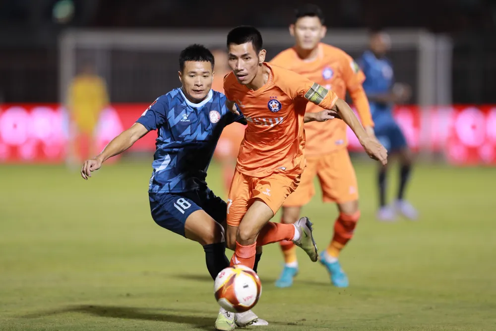 Các cầu thủ Đà Nẵng gặp nhiều khó khăn khi đối đầu với CLB TPHCM