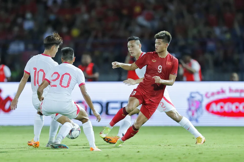 Tiền đạo Nguyễn Văn Tùng có trận ra mắt đội tuyển Việt Nam. ẢNH: MINH HOÀNG