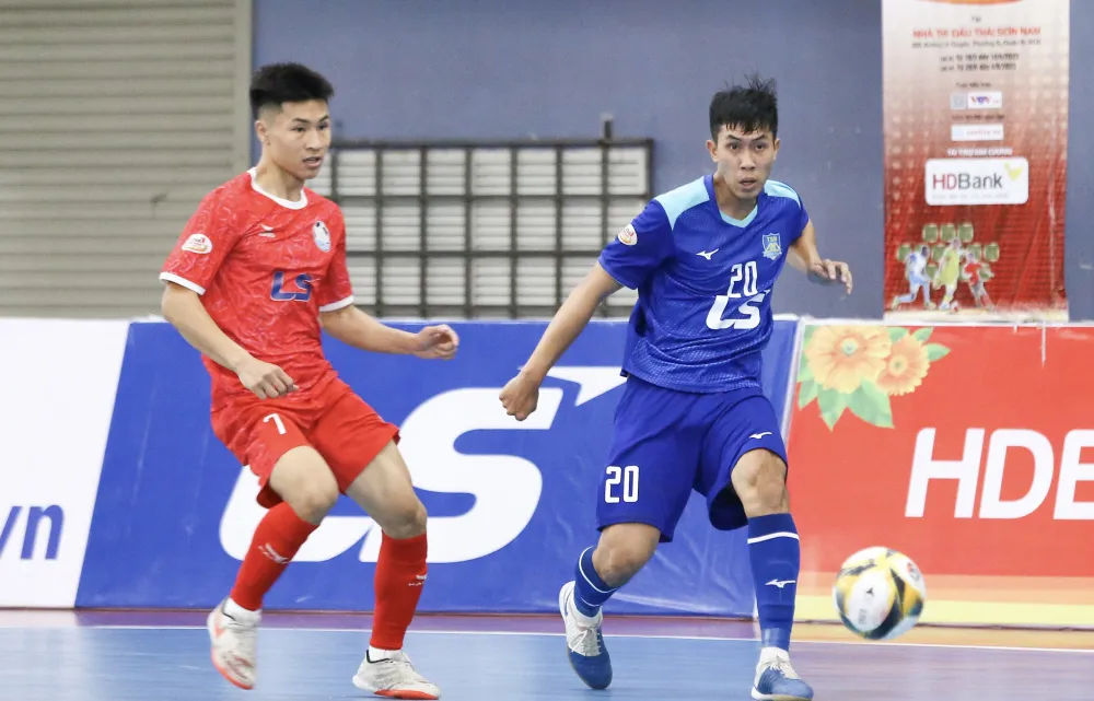 Cú đúp của Thịnh Phát giúp Thái Sơn Nam TPHCM đánh bại Hà Nội. ẢNH: ANH TRẦN