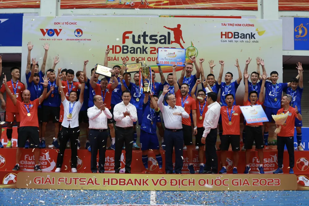 Thái Sơn Nam TPHCM có lần thứ 12 đăng quang ở Giải futsal VĐQG 2023. ẢNH: ANH TRẦN