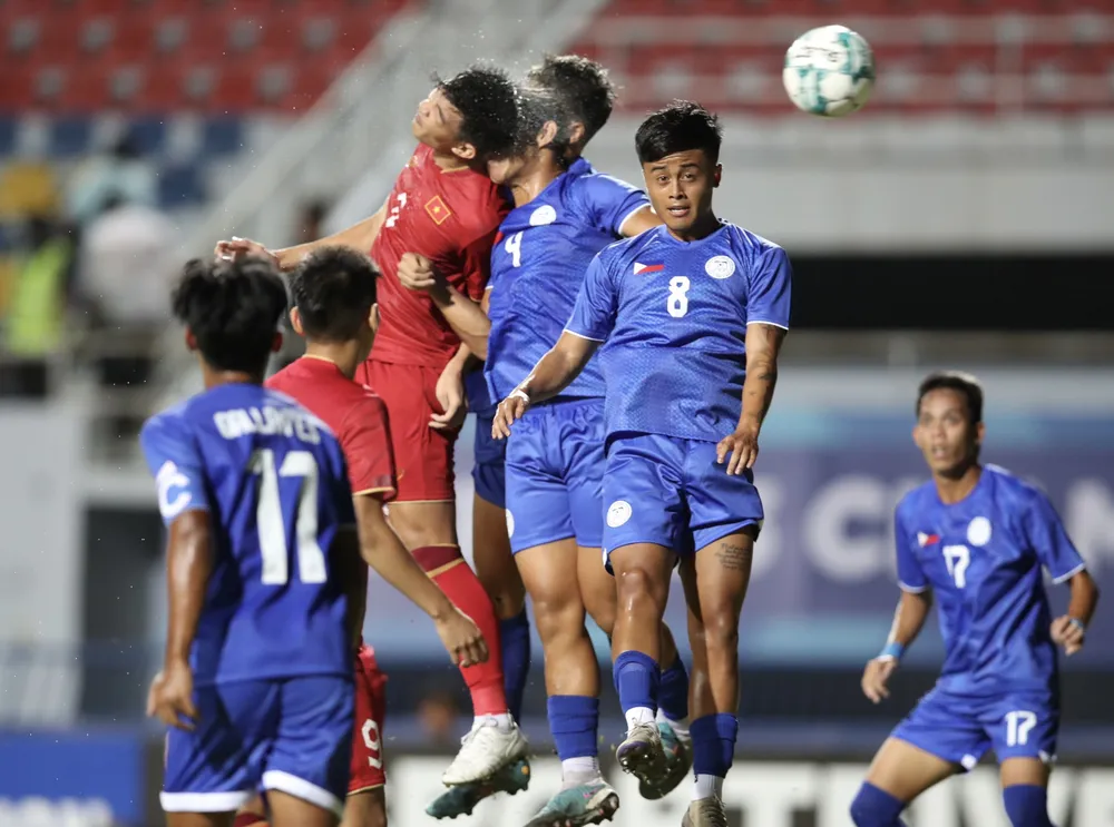 U23 Việt Nam kiểm soát tốt thế trận trước U23 Philippines. ẢNH: NGHĨA HƯNG