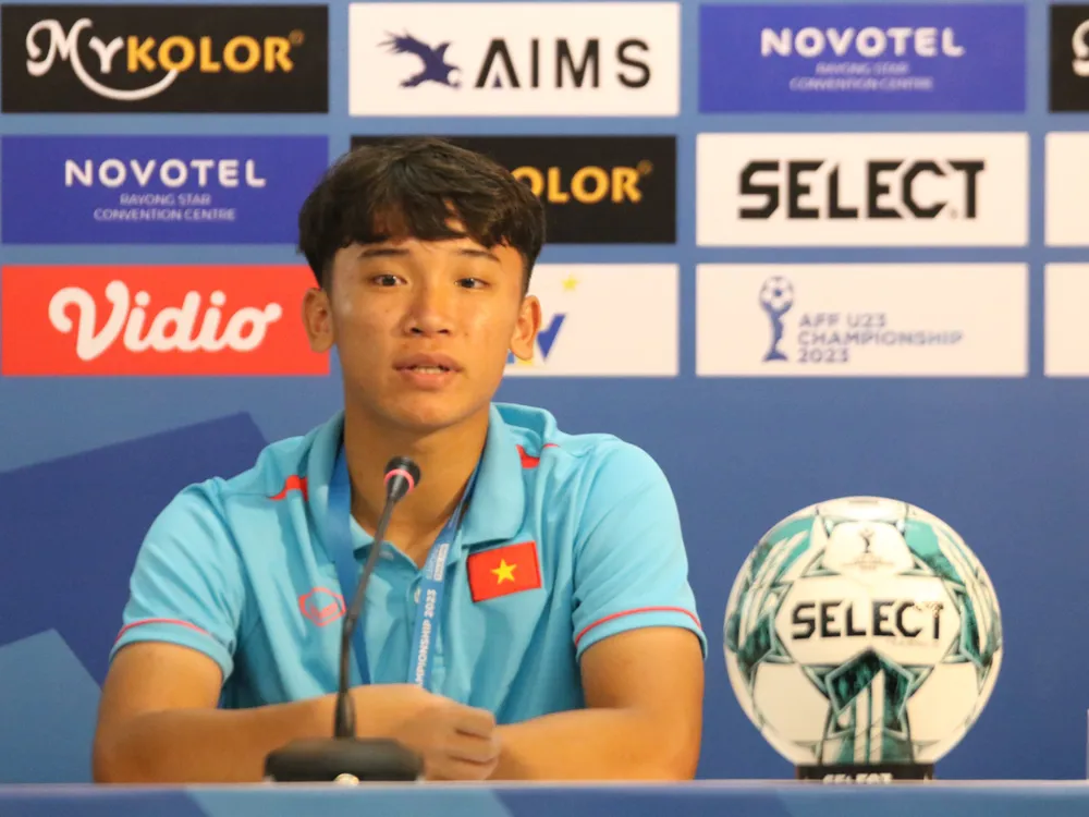 Tiền đạo Hữu Tuấn hạnh phúc khi ghi bàn thắng cho U23 Việt Nam.