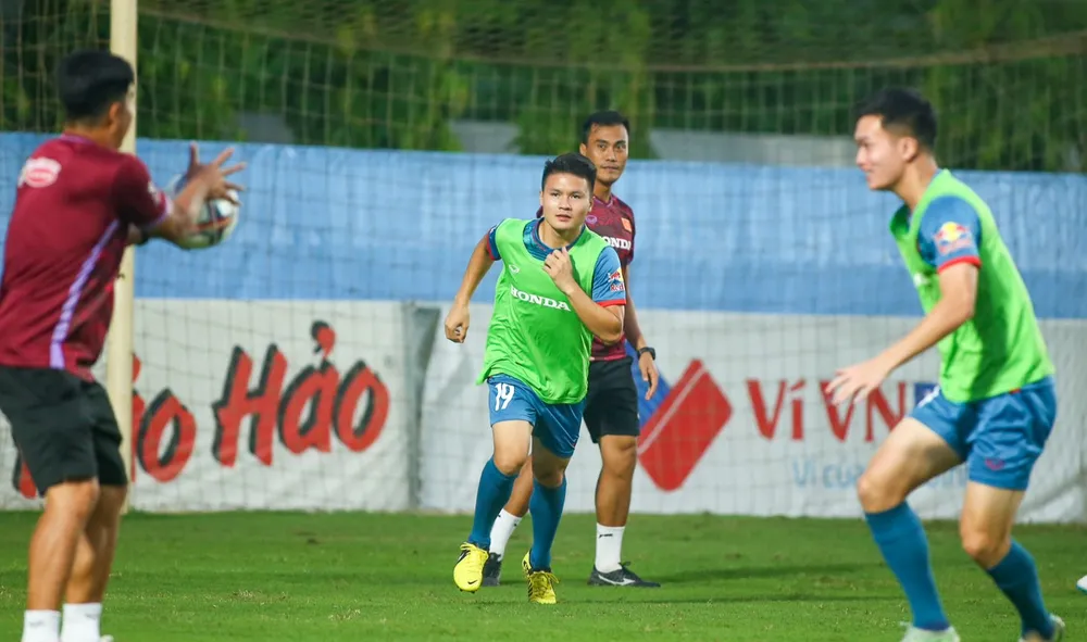 Quang Hải nỗ lực tìm lại phong độ sau quãng thời gian xuất ngoại không thành công