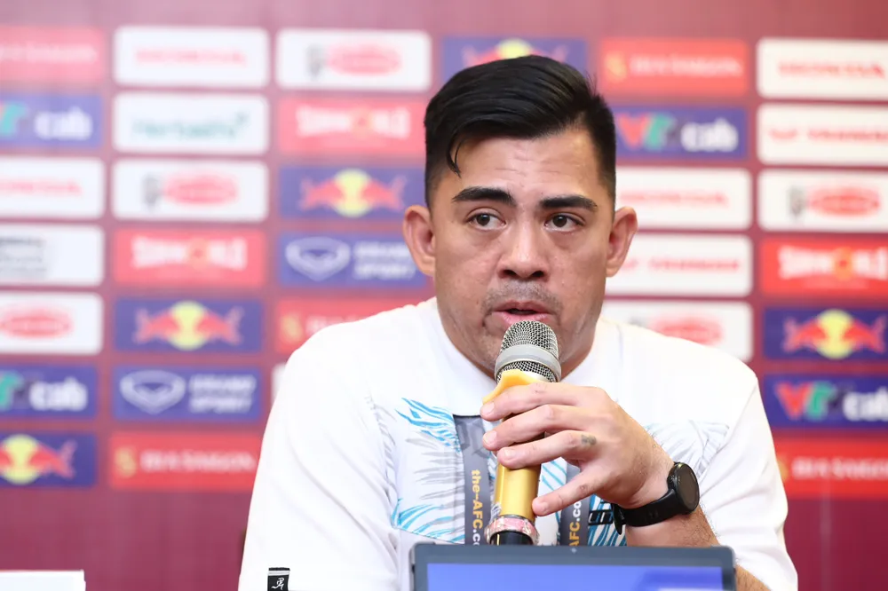 HLV Dominic Tacadina hạnh phúc với điểm số lịch sử của U23 Đảo Guam tại vòng loại Giải U23 châu Á 2024. ẢNH: MINH HOÀNG