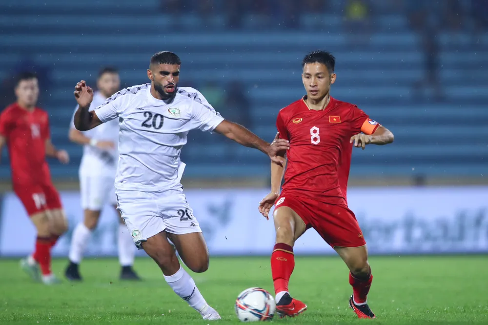 Đỗ Hùng Dũng cùng đồng đội đã có trận đấu tốt trước Palestine.