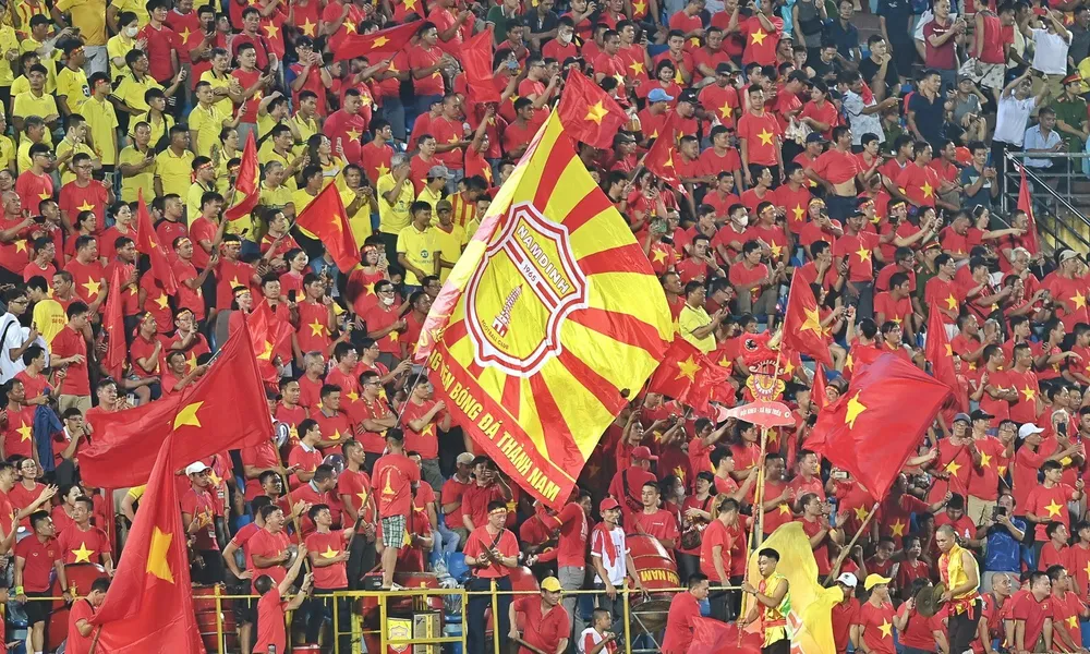 Bầu không khí cuồng nhiệt của sân Thiên Trường ở trận Việt Nam - Palestine. 