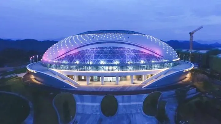 Nhà thi đấu Trung tâm thể thao huyện Xuyên An, nơi tổ chức môn đua xe đạp. 