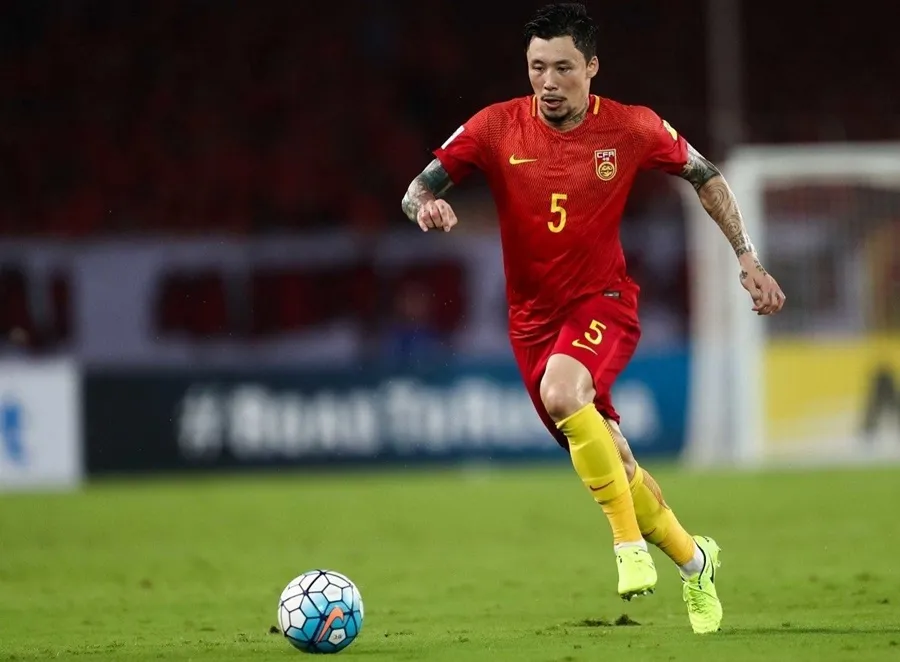 Trung vệ kỳ cựu Zhang Linpeng của bóng đá Trung Quốc.