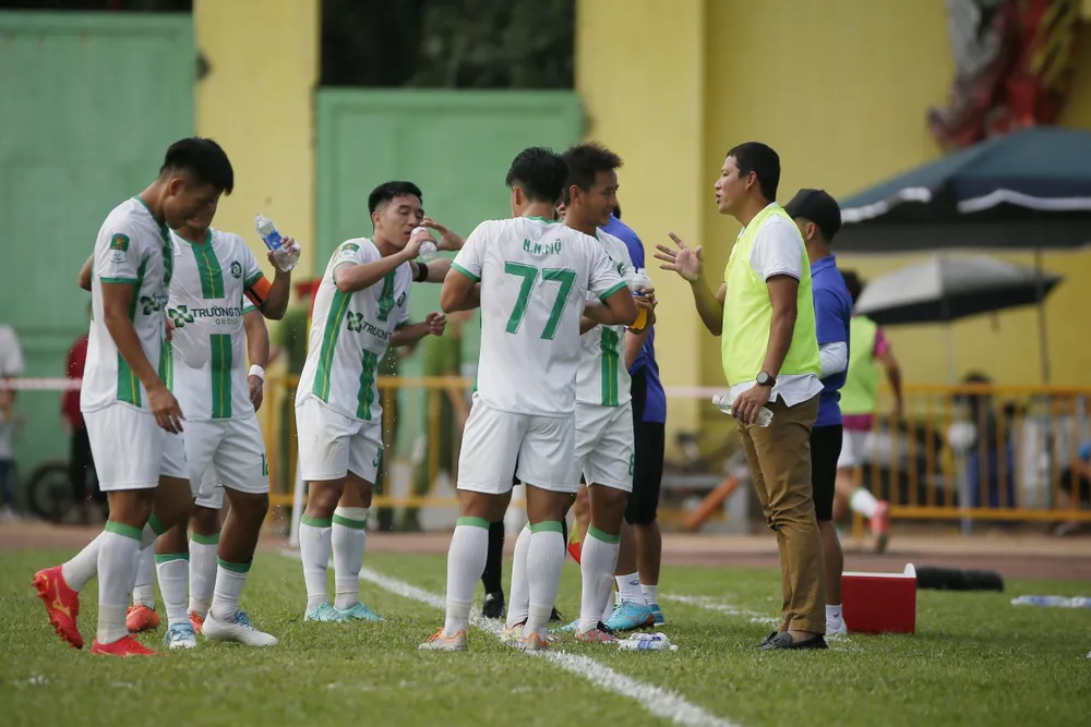 HLV Nguyễn Anh Đức có trận đấu ra mắt khán giả Bình Phước vào cuối tuần này. ẢNH: ANH TRẦN