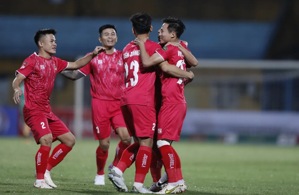 Niềm vui của các cầu thủ Hải Phòng. ẢNH: MINH HOÀNG 