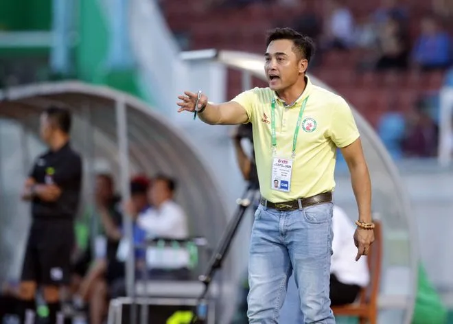 HLV Nguyễn Đức Thắng có quãng thời gian thành công trong màu áo của Bình Định. 