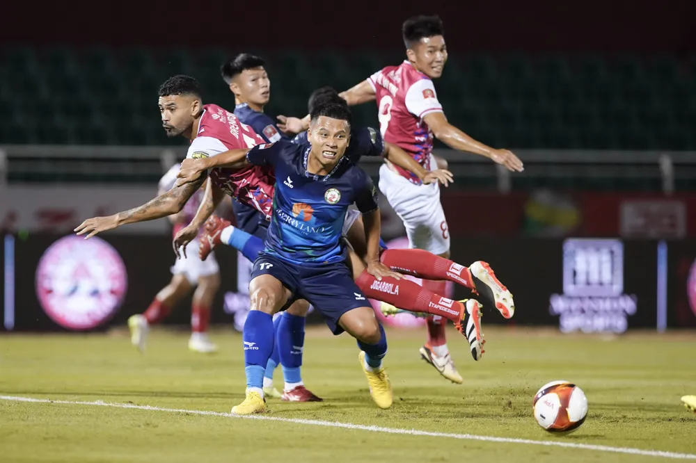 Bình Định đối diện áp lực phải thắng CLB TPHCM để tiếp tục cuộc đua vào tốp 3. 